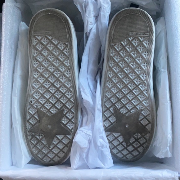 Diors Sneakers - Picture 3 of 6